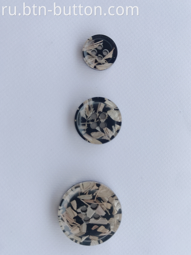 Eco-friendly recycled clothing buttons